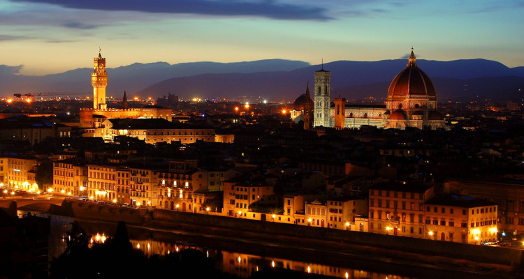 Panorama Firenze al tramonto da piazzale michelangelo